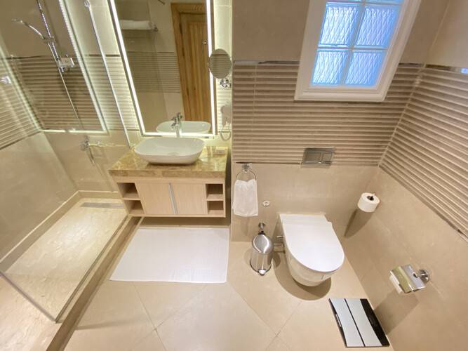 Azur One Eleven Hotel