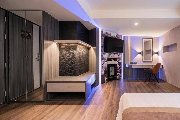 Aspira Gems Center Silom