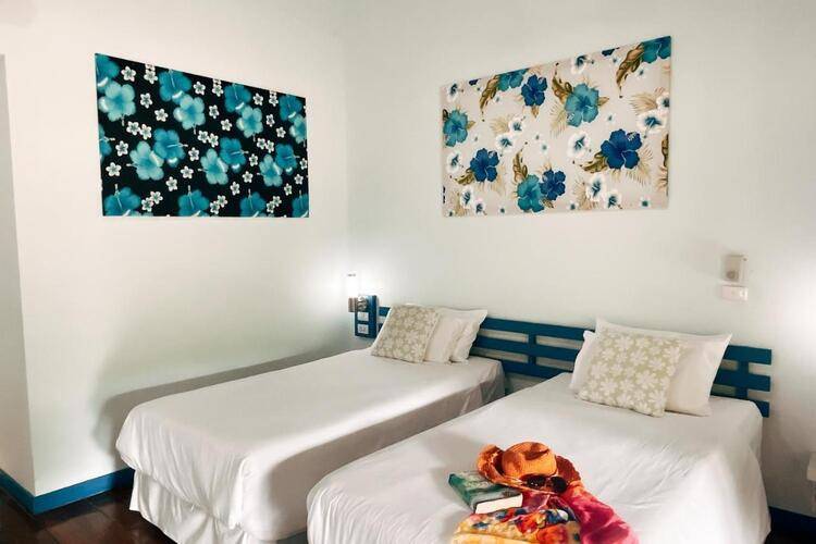 Cruiser Island Resort