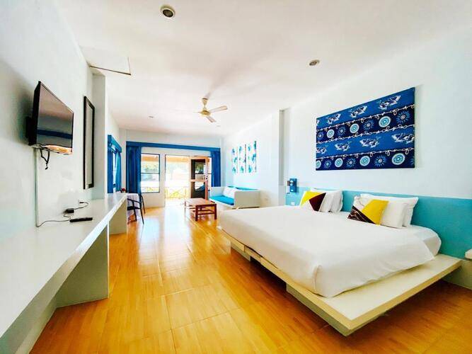 Cruiser Island Resort