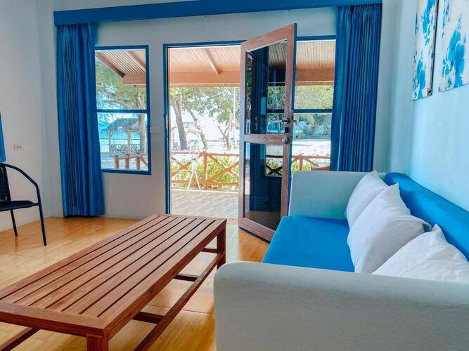 Cruiser Island Resort