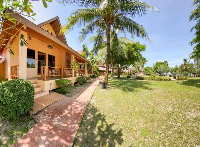 Cruiser Island Resort