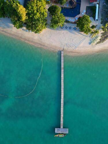 Cruiser Island Resort