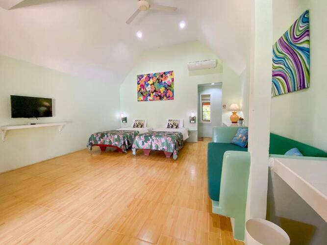 Cruiser Island Resort