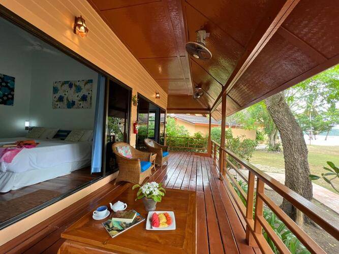 Cruiser Island Resort