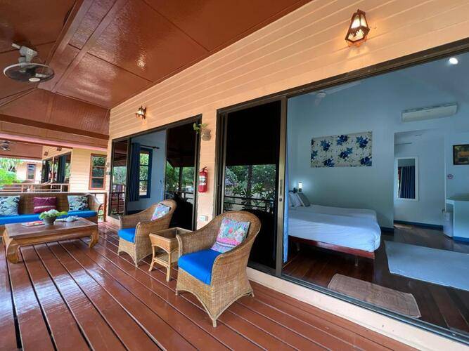 Cruiser Island Resort