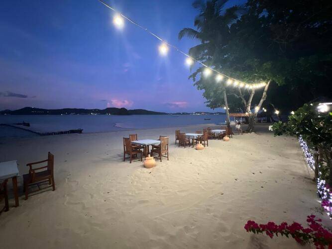 Cruiser Island Resort