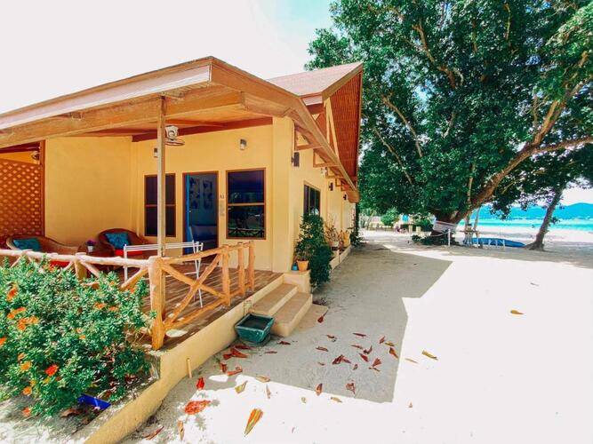 Cruiser Island Resort