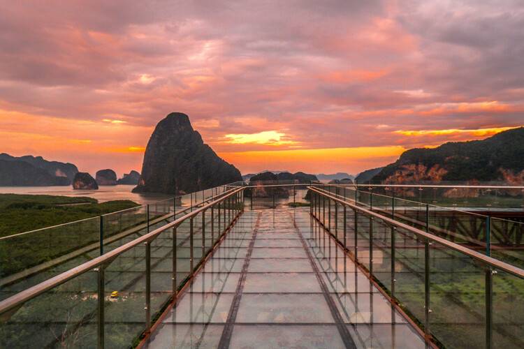 Beyond Skywalk Nangshi
