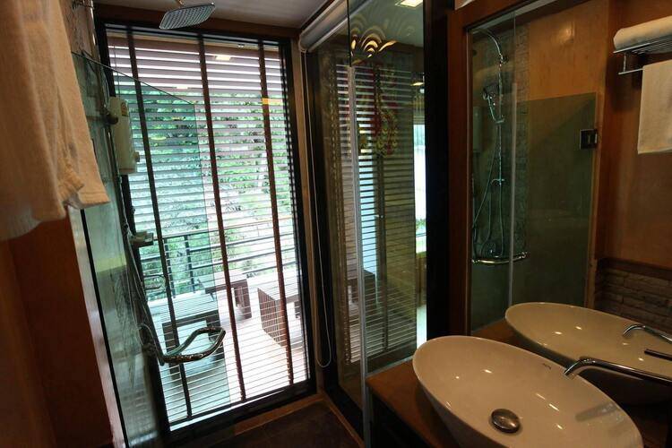 Phi Phi Nice Beach Hotel Hip