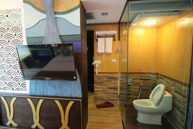 Phi Phi Nice Beach Hotel Hip