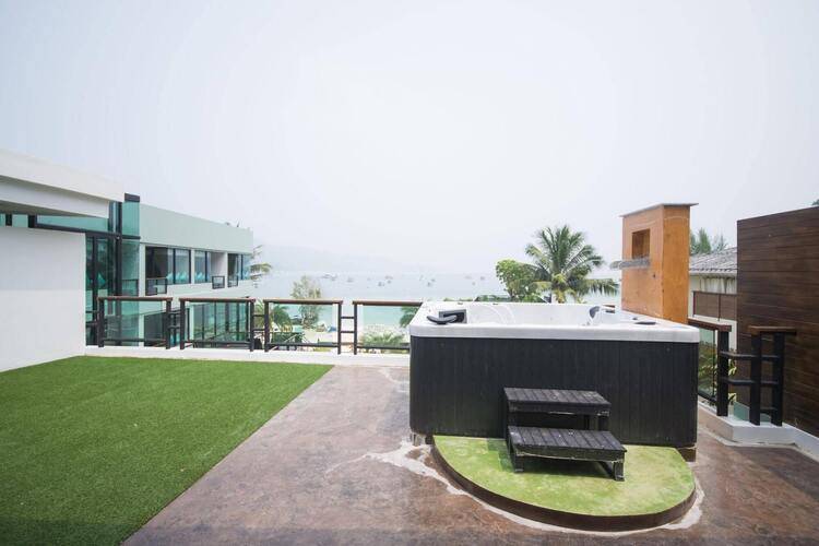 Phi Phi Nice Beach Hotel Hip