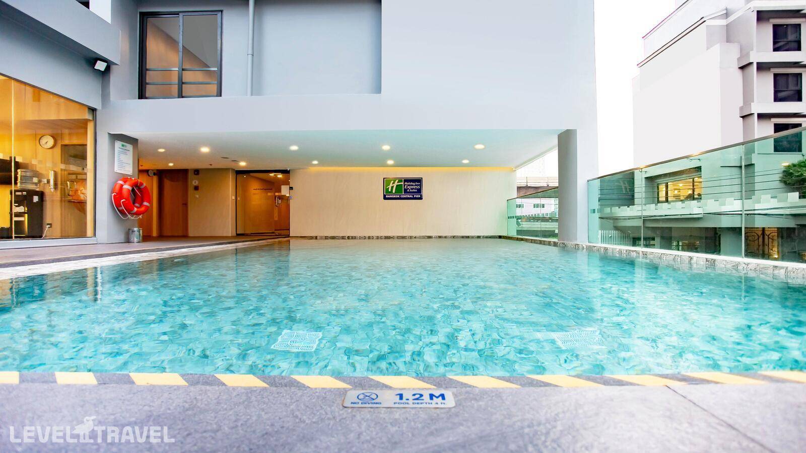 Отель Holiday Inn Express & Suites Bangkok Central Pier — Бангкок, Таиланд