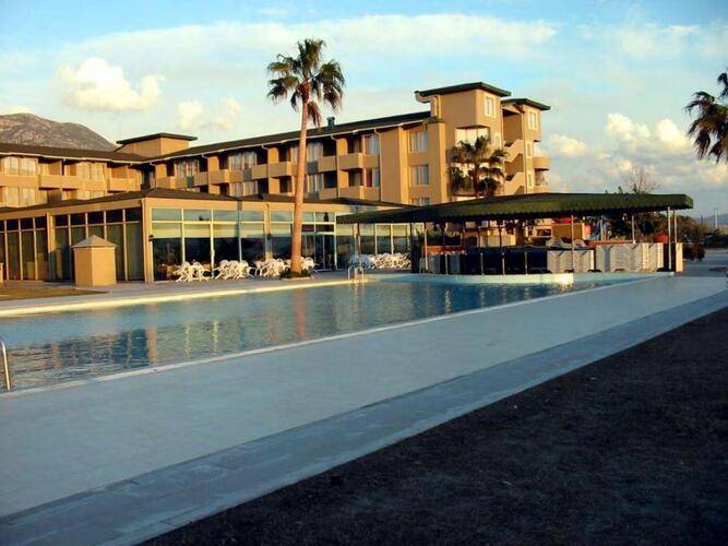 Senza Sunset Beach Hotel