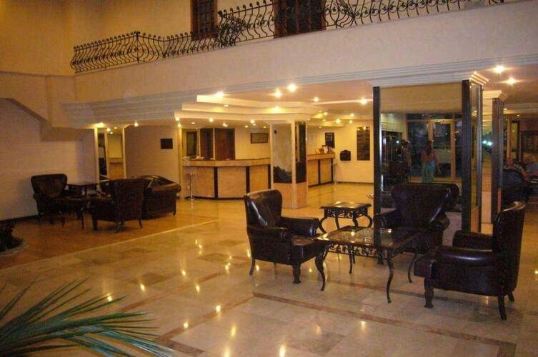 Senza Sunset Beach Hotel