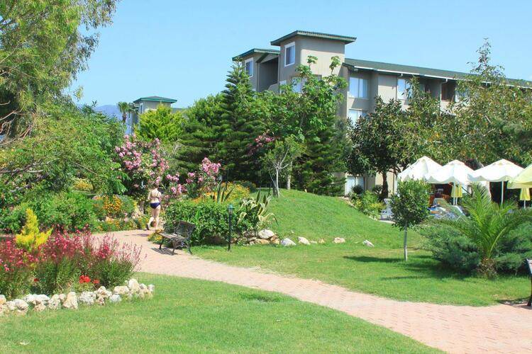 Senza Sunset Beach Hotel