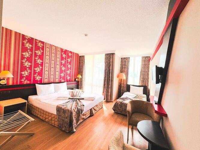 Senza Sunset Beach Hotel