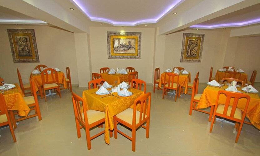Aristo Hotel
