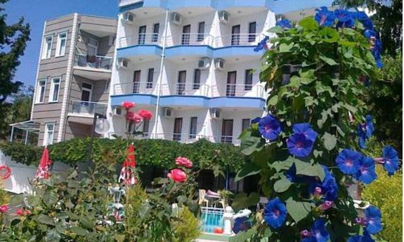 Golden Beach Hotel