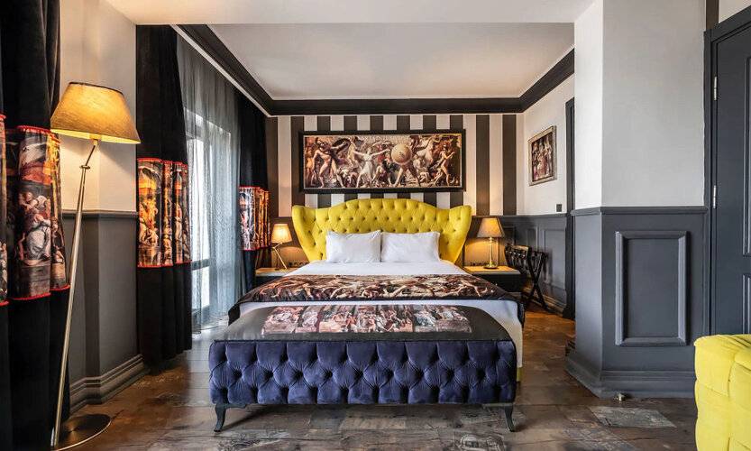 Art & Interiors