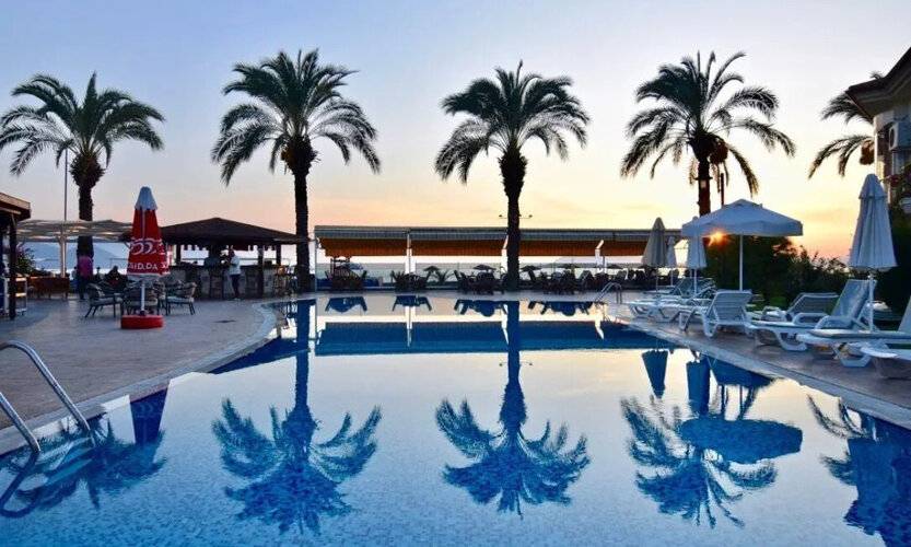 Sunset Beach Club Lebrentals