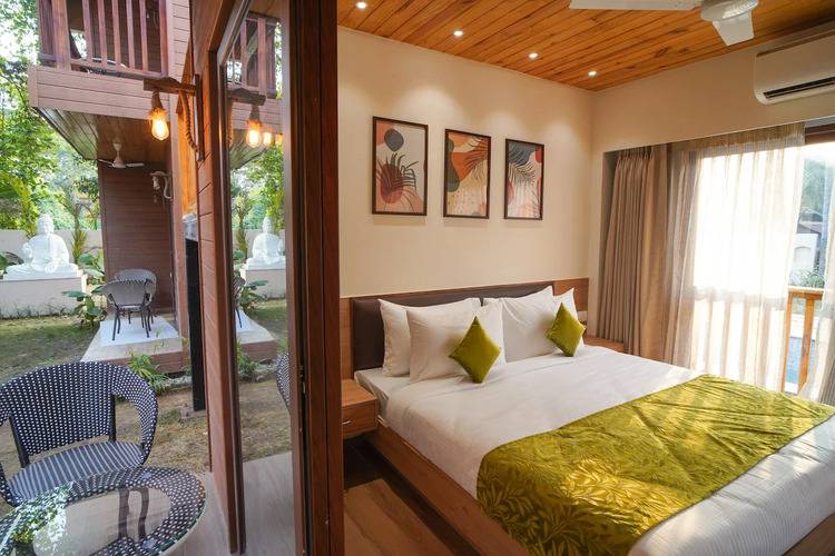 Treehouse Mars Beach Cottages