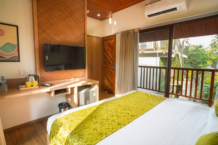 Treehouse Mars Beach Cottages