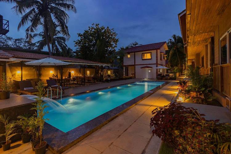 Treehouse Mars Beach Cottages