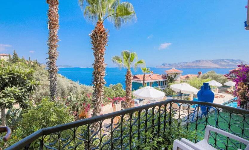 Amphora Hotel