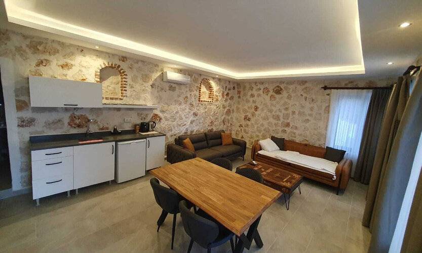 Amphora Hotel