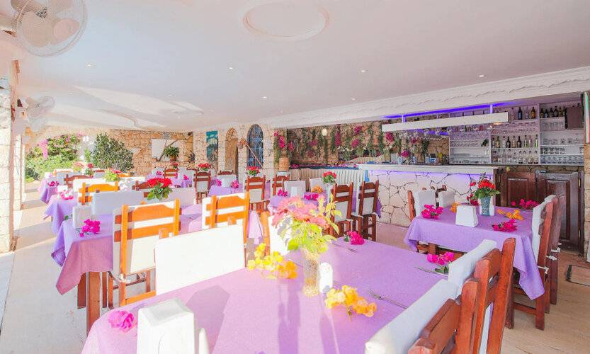 Amphora Hotel