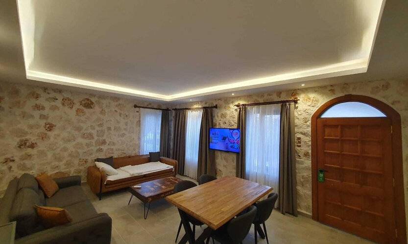 Amphora Hotel