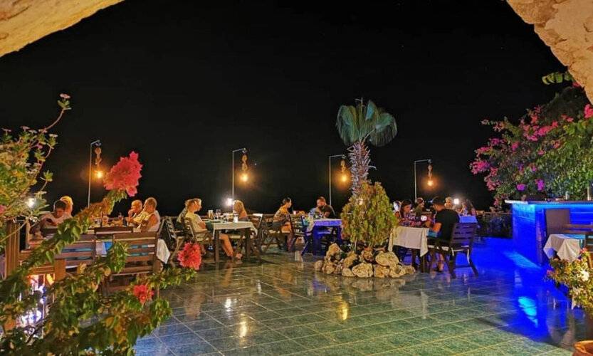 Amphora Hotel