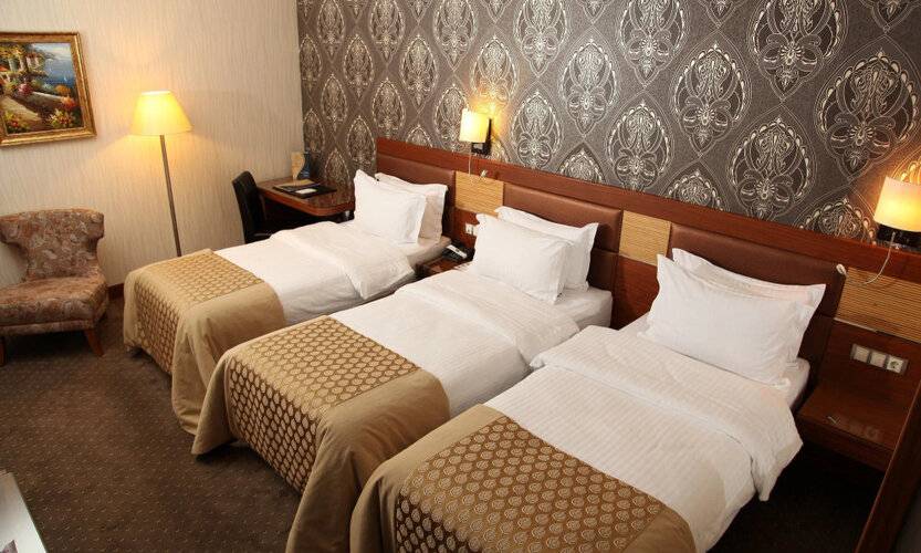 Armis Hotel