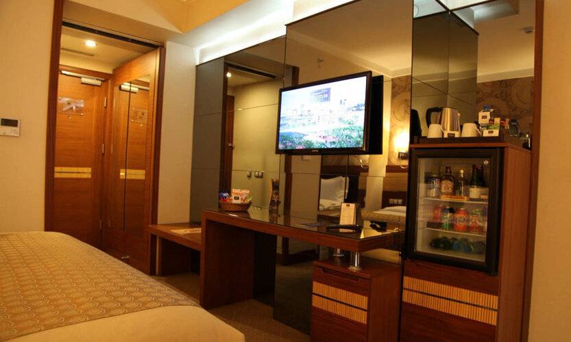 Armis Hotel