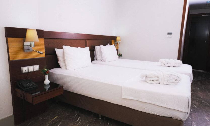 Armis Hotel