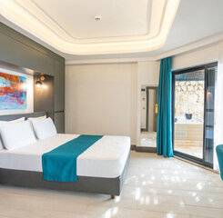 $item['hotel']['name']