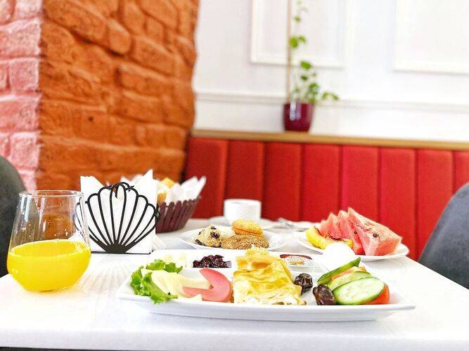 St. Moscow Taksim By Emmy