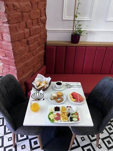 St. Moscow Taksim By Emmy