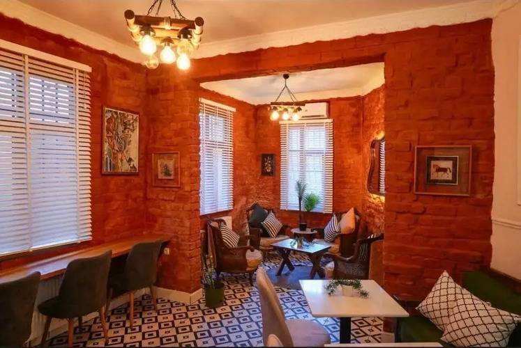 St. Moscow Taksim By Emmy