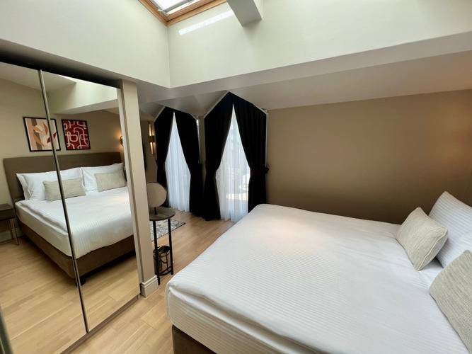 Отель Weingart Suites