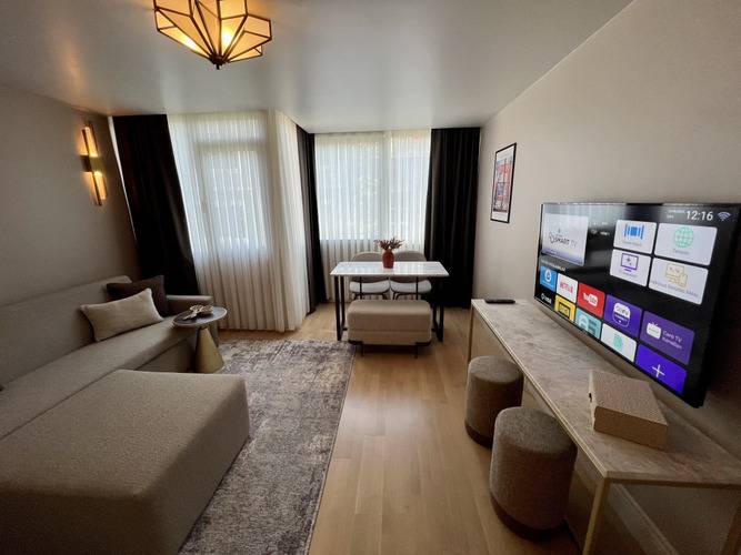 Отель Weingart Suites