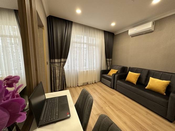 Апартаменты H&L Suites
