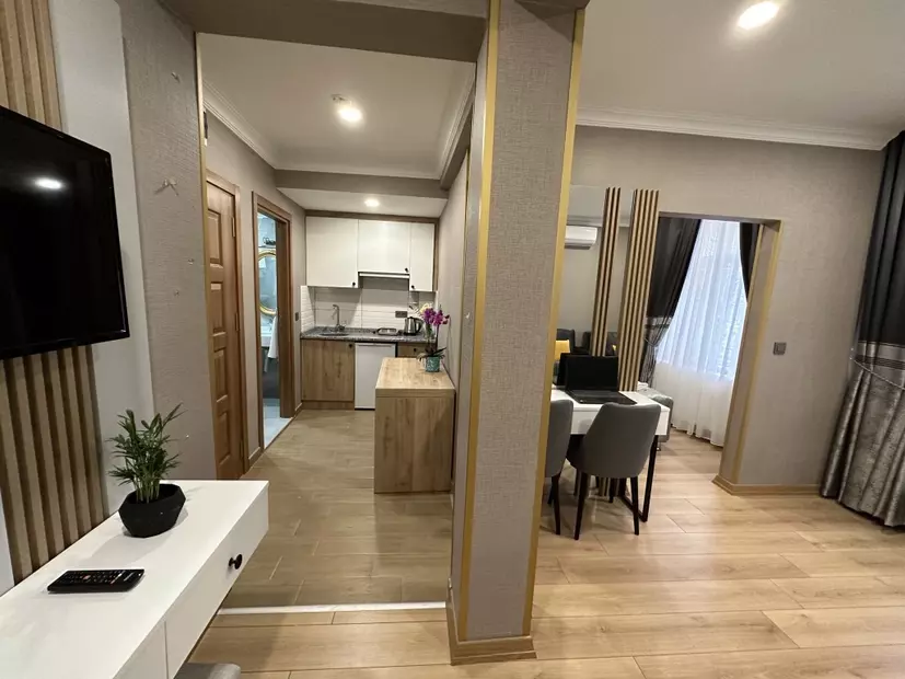 Апартаменты H&L Suites
