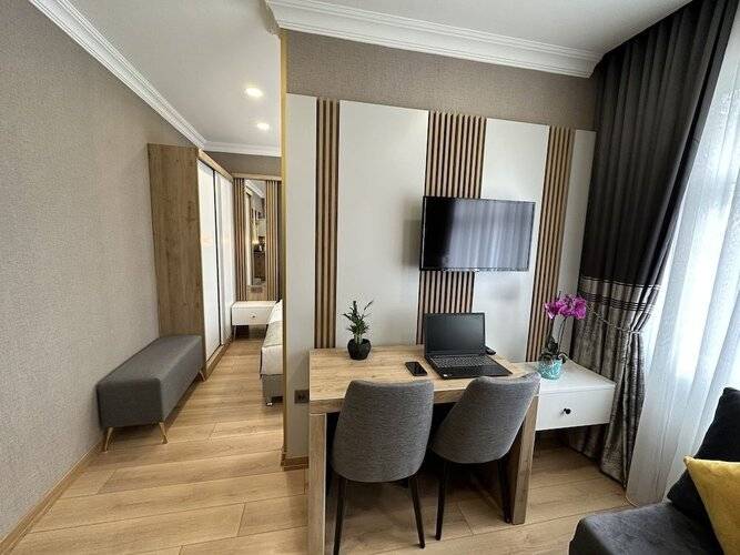 Апартаменты H&L Suites
