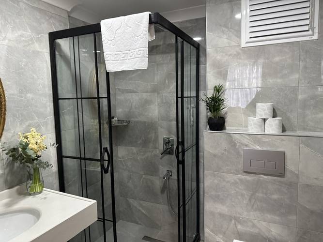Апартаменты H&L Suites