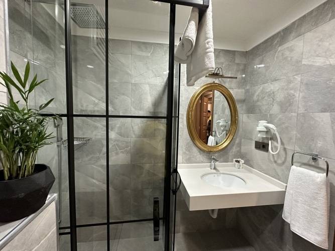 Апартаменты H&L Suites