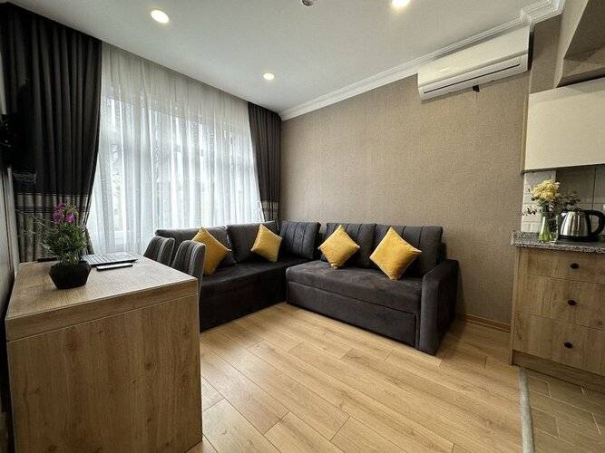 Апартаменты H&L Suites