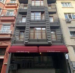 $item['hotel']['name']