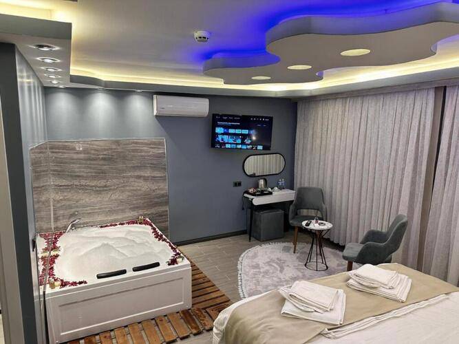 Blue Moonrise Hotel